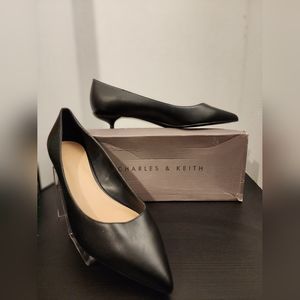 Charles & Keith Kitten Heel woman's size 9.5